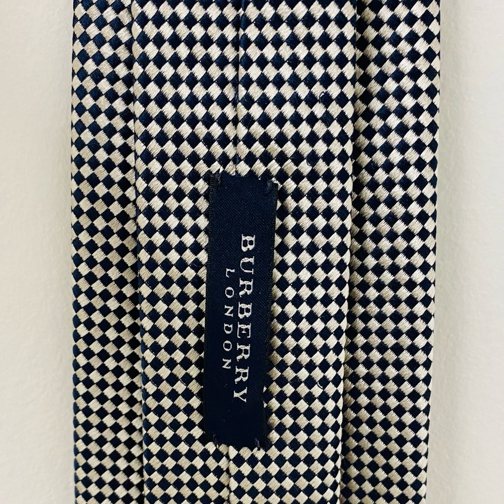 Burberry Silk Tie Hand Made - Picture 2 of 6